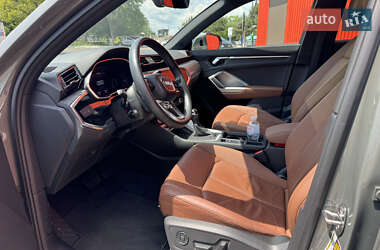 Внедорожник / Кроссовер Audi Q3 2020 в 
