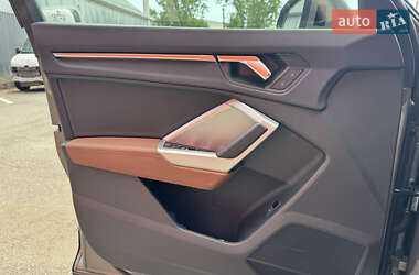 Внедорожник / Кроссовер Audi Q3 2020 в 