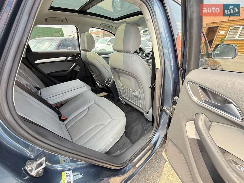 Внедорожник / Кроссовер Audi Q3 2016 в Киеве