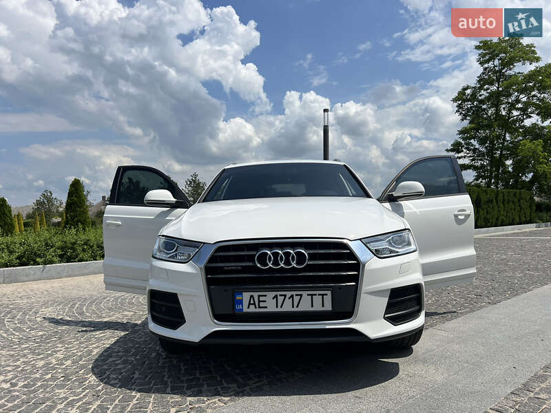 Внедорожник / Кроссовер Audi Q3 2017 в Днепре
