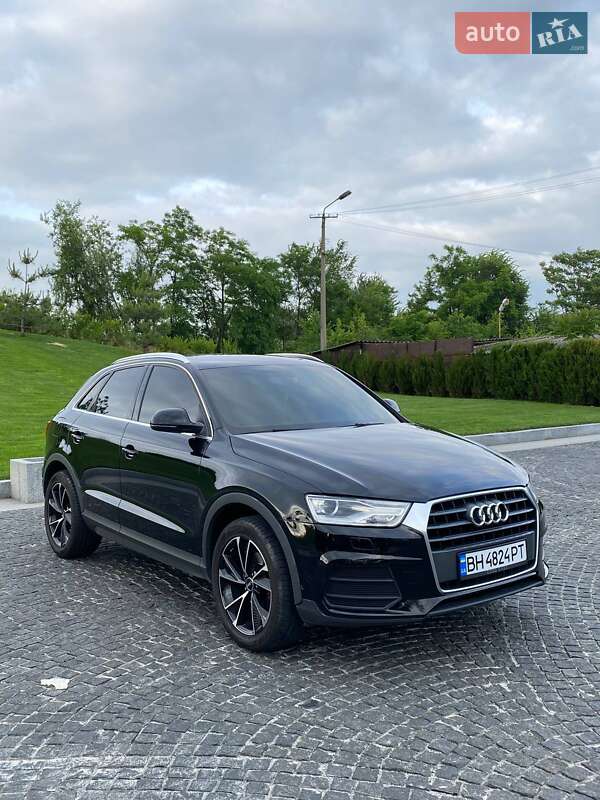 Внедорожник / Кроссовер Audi Q3 2016 в 