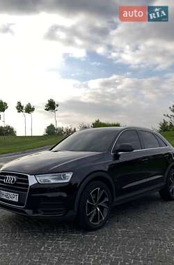 Внедорожник / Кроссовер Audi Q3 2016 в 
