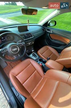 Внедорожник / Кроссовер Audi Q3 2016 в 