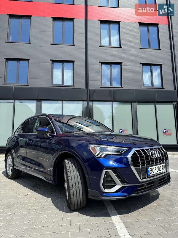 Внедорожник / Кроссовер Audi Q3 2021 в Львове