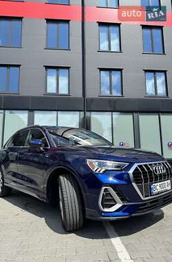 Внедорожник / Кроссовер Audi Q3 2021 в 