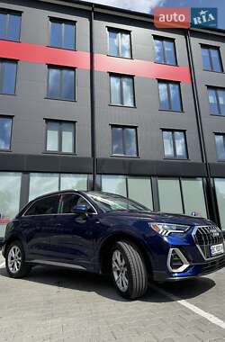 Внедорожник / Кроссовер Audi Q3 2021 в 