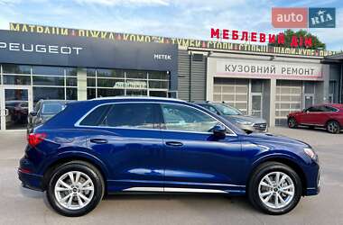 Внедорожник / Кроссовер Audi Q3 2021 в 