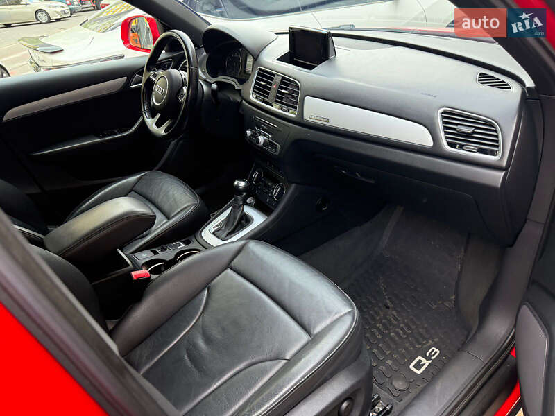 Внедорожник / Кроссовер Audi Q3 2016 в Киеве
