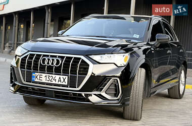Внедорожник / Кроссовер Audi Q3 2023 в 