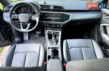 Внедорожник / Кроссовер Audi Q3 2023 в 