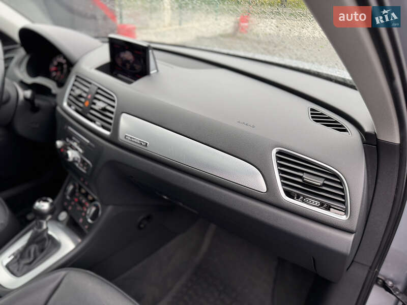 Позашляховик / Кросовер Audi Q3 2015 в Луцьку