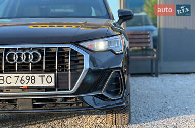 Позашляховик / Кросовер Audi Q3 2019 в 