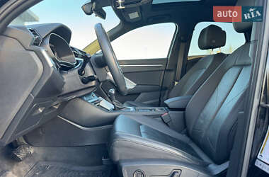 Позашляховик / Кросовер Audi Q3 2019 в 