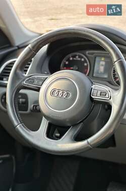 Внедорожник / Кроссовер Audi Q3 2016 в 