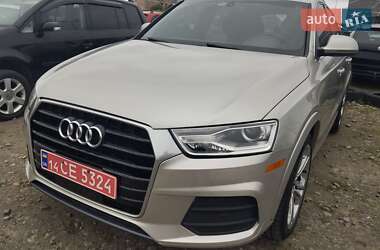 Внедорожник / Кроссовер Audi Q3 2016 в 