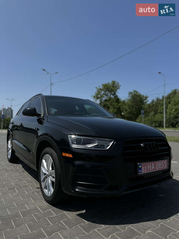 Позашляховик / Кросовер Audi Q3 2016 в Полтаві
