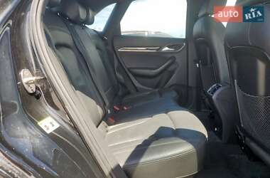 Позашляховик / Кросовер Audi Q3 2016 в 