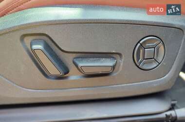 Внедорожник / Кроссовер Audi Q3 2022 в 