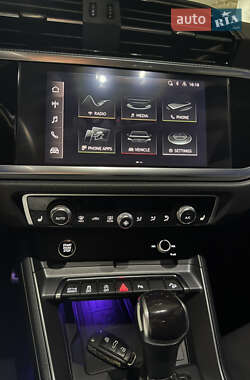 Внедорожник / Кроссовер Audi Q3 2021 в 