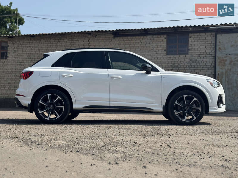 Внедорожник / Кроссовер Audi Q3 2021 в Одессе