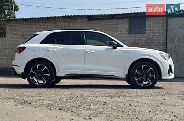 Внедорожник / Кроссовер Audi Q3 2021 в 