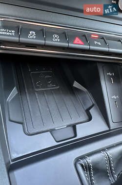 Внедорожник / Кроссовер Audi Q3 2021 в 