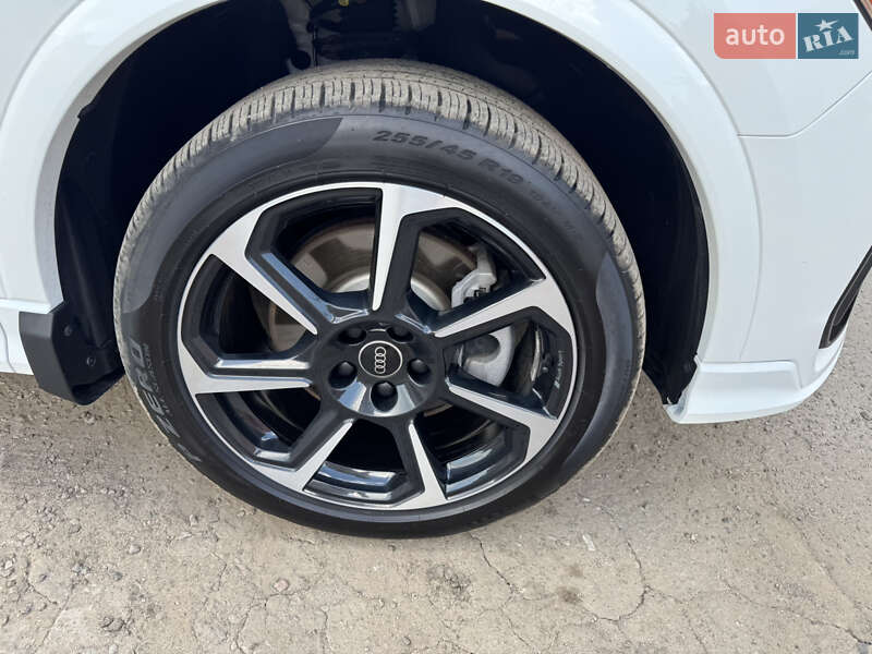 Внедорожник / Кроссовер Audi Q3 2021 в Одессе