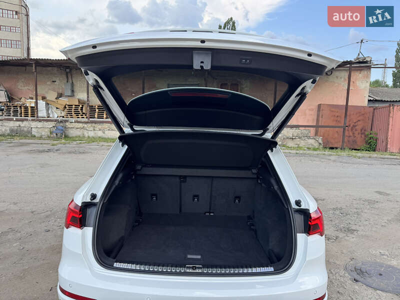 Внедорожник / Кроссовер Audi Q3 2021 в Одессе