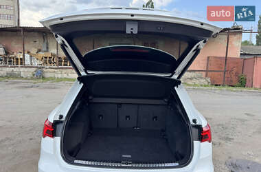 Внедорожник / Кроссовер Audi Q3 2021 в 