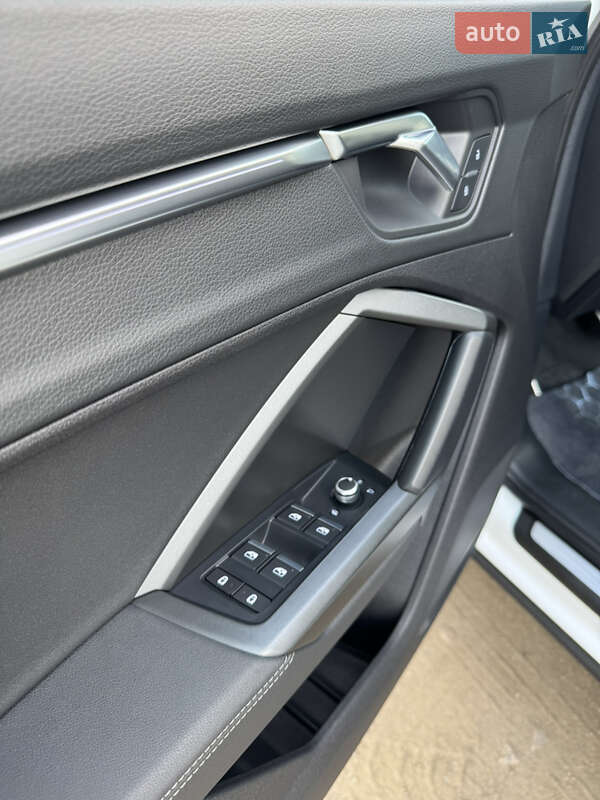 Внедорожник / Кроссовер Audi Q3 2021 в Одессе