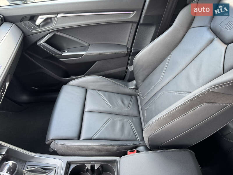 Внедорожник / Кроссовер Audi Q3 2021 в Одессе