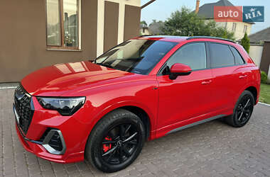 Внедорожник / Кроссовер Audi Q3 2021 в 