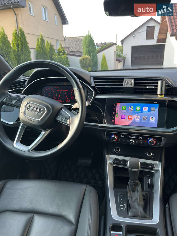 Позашляховик / Кросовер Audi Q3 2021 в Івано-Франківську