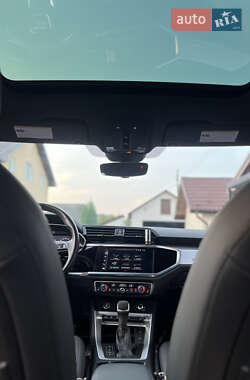 Внедорожник / Кроссовер Audi Q3 2021 в 