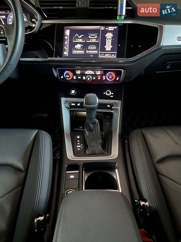 Позашляховик / Кросовер Audi Q3 2021 в Івано-Франківську