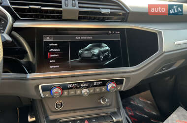 Внедорожник / Кроссовер Audi Q3 2020 в 