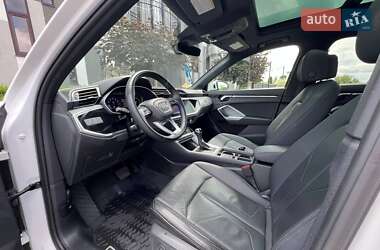 Внедорожник / Кроссовер Audi Q3 2020 в 