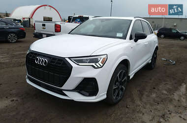 Внедорожник / Кроссовер Audi Q3 2021 в 