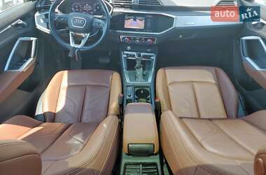 Внедорожник / Кроссовер Audi Q3 2020 в 