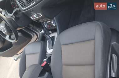 Внедорожник / Кроссовер Audi Q3 2015 в 