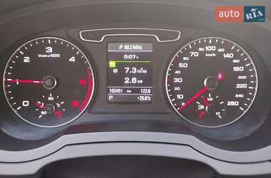 Внедорожник / Кроссовер Audi Q3 2015 в 