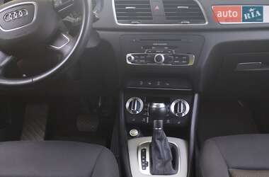 Внедорожник / Кроссовер Audi Q3 2015 в 