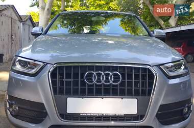 Внедорожник / Кроссовер Audi Q3 2015 в 