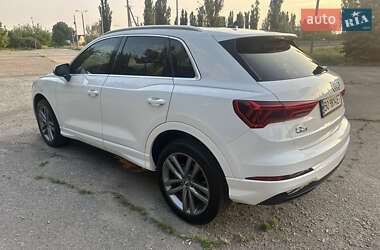 Внедорожник / Кроссовер Audi Q3 2019 в 