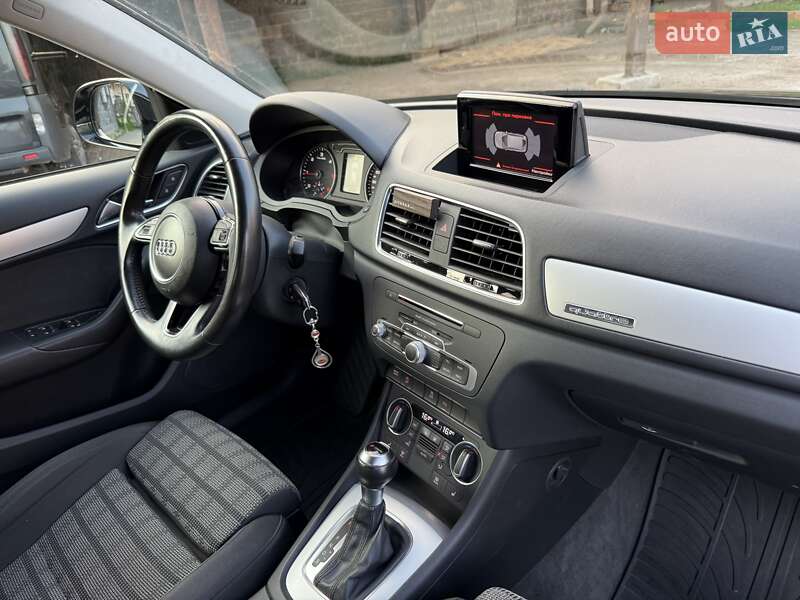 Внедорожник / Кроссовер Audi Q3 2016 в Калуше