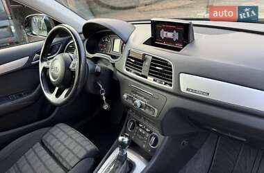 Внедорожник / Кроссовер Audi Q3 2016 в 