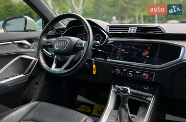 Внедорожник / Кроссовер Audi Q3 2019 в 