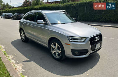 Внедорожник / Кроссовер Audi Q3 2015 в 