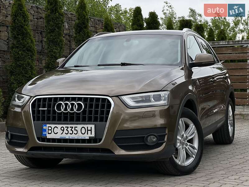 Внедорожник / Кроссовер Audi Q3 2012 в 