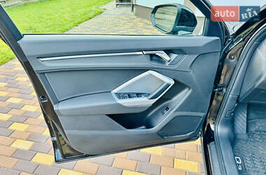Внедорожник / Кроссовер Audi Q3 2021 в 